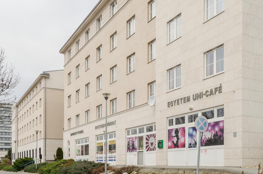 Uni-Hotel Diakotthon Miskolc Eksteriør billede